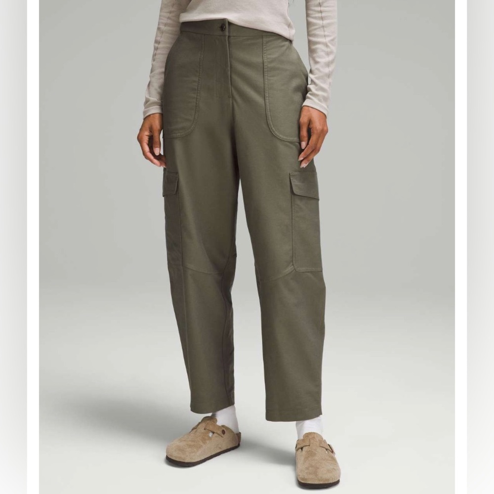 Lululemon Light Utilitech Cargo Pant, Sz 31